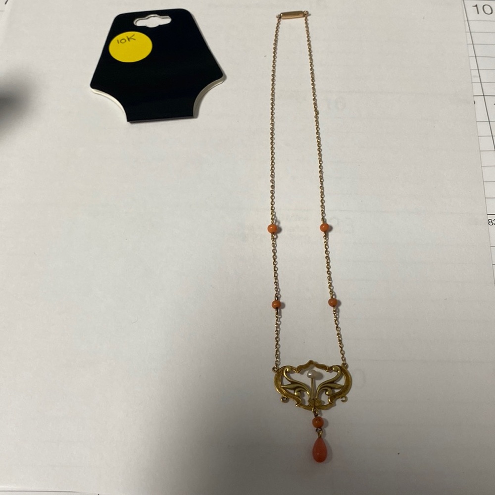 10K Gold Necklace Weighs 3.17 16 Inch Chain with Pendant Coral Accents